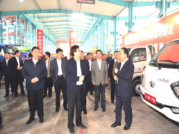 市新旧动能转换重大项目推进会壹定发集团科普教育基地举行观摩